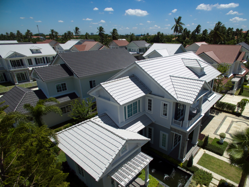 home inspection in aventura, roof age is crucial to succeed with homeowners roof insurance in Florida
