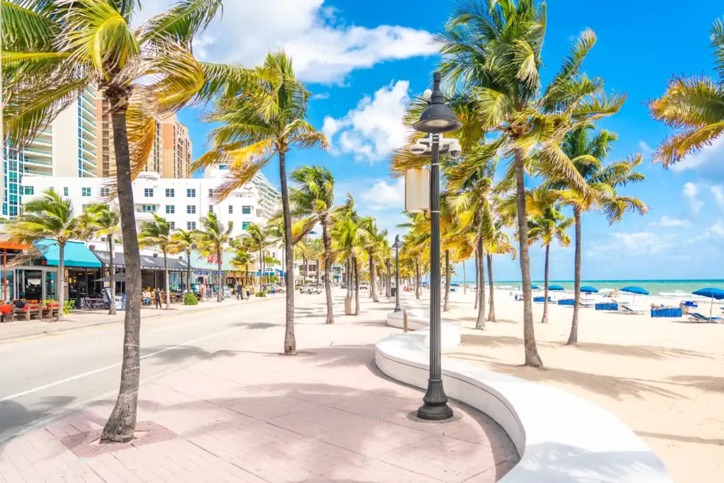 Front view of a neighborhood where a Fort Lauderdale home inspection will be performed.