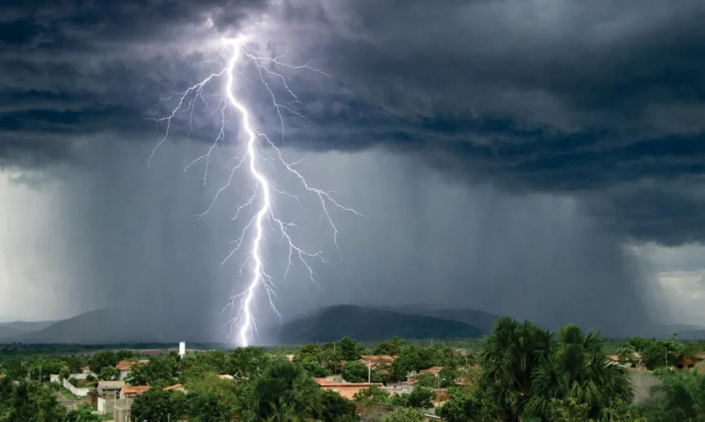Severe lightning storm in Florida